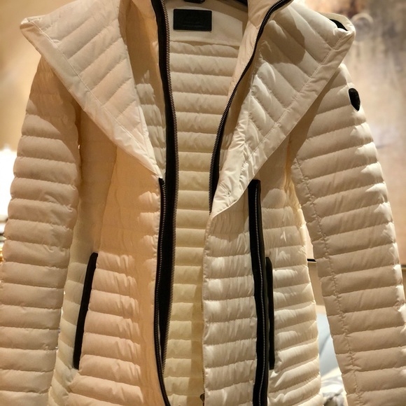 Lightweight Down Jacket - Picture 5 of 10